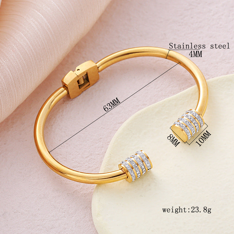 Gold Disc Love Letter Bracelet for Women - Simple Style